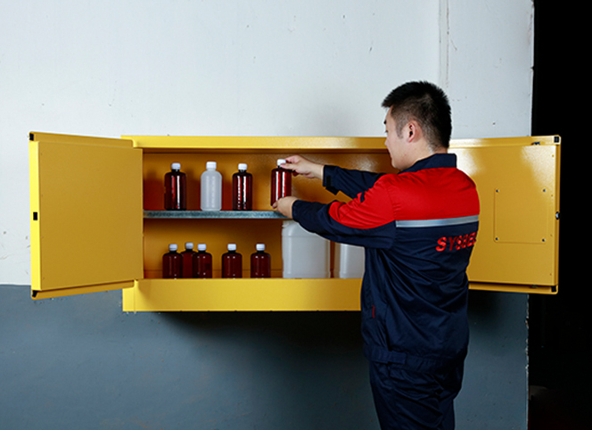 使用Sysbel西斯貝爾戶外化學(xué)品儲存柜的5個(gè)理由